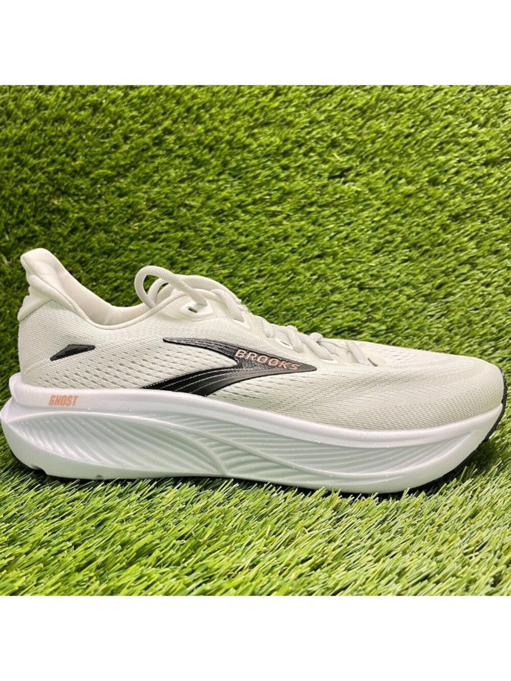 Brooks Ghost 18 Womens Size 8.5D White Black Athletic Running Shoes Sneakers